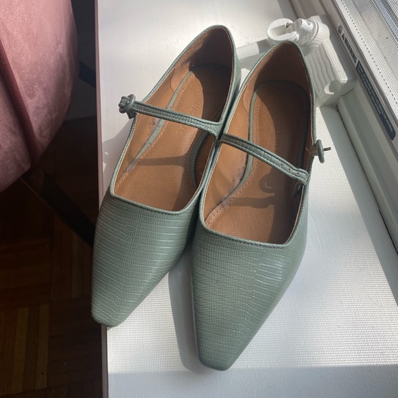 WHO WHAT WEAR | Mint Crocodile Leather Mary Janes - Picture 2 of 7